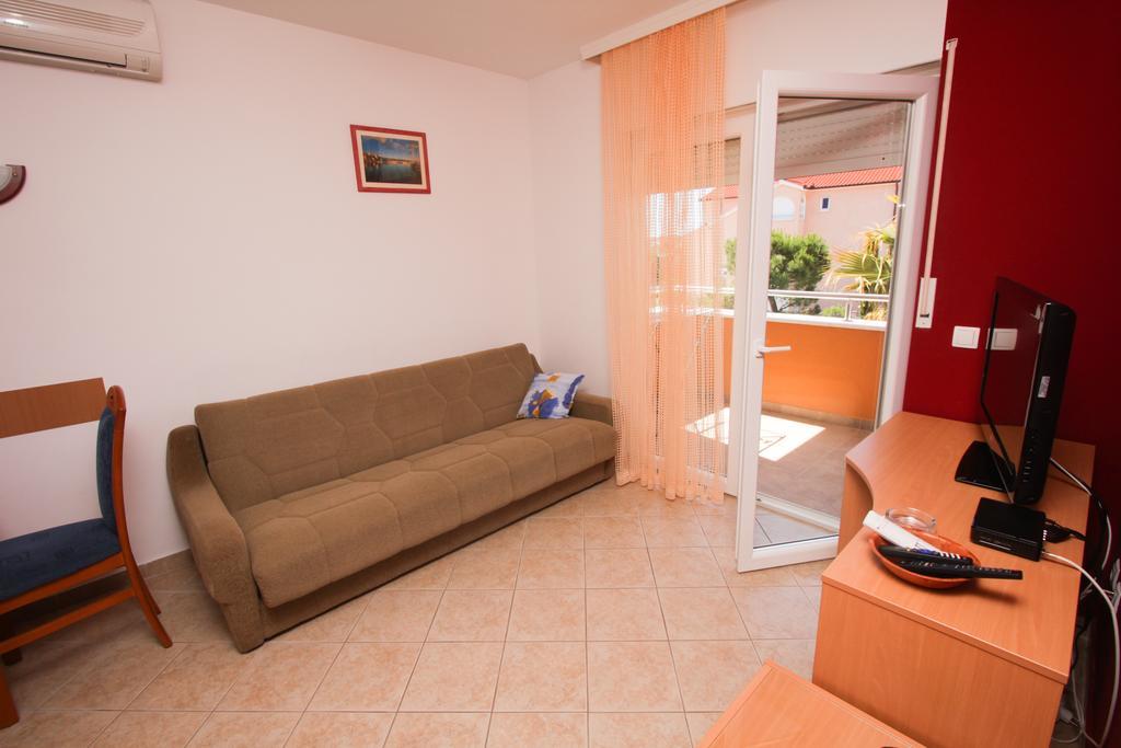 Apartments Spirito Rogoznica  Buitenkant foto